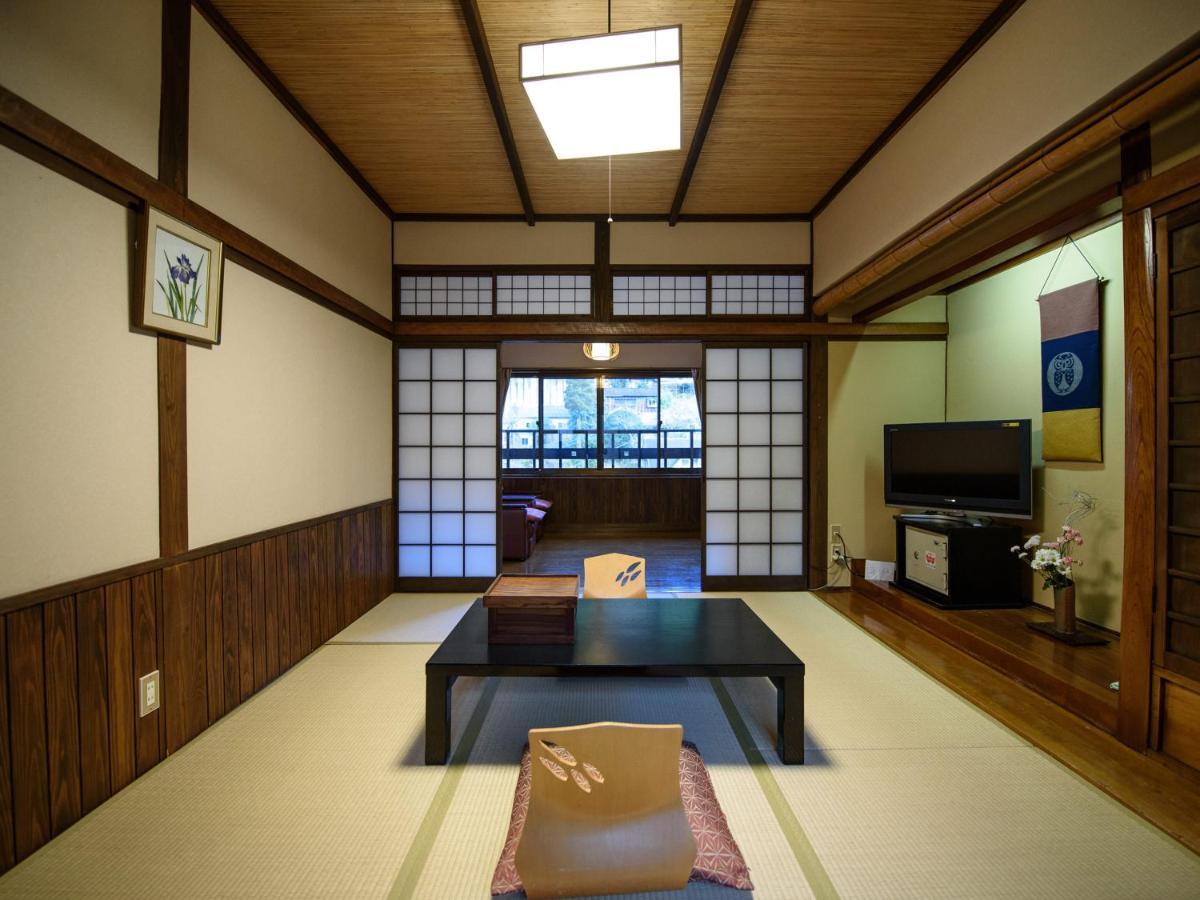 Yunohira Kamiyanagiya Hotel Yufu Bagian luar foto