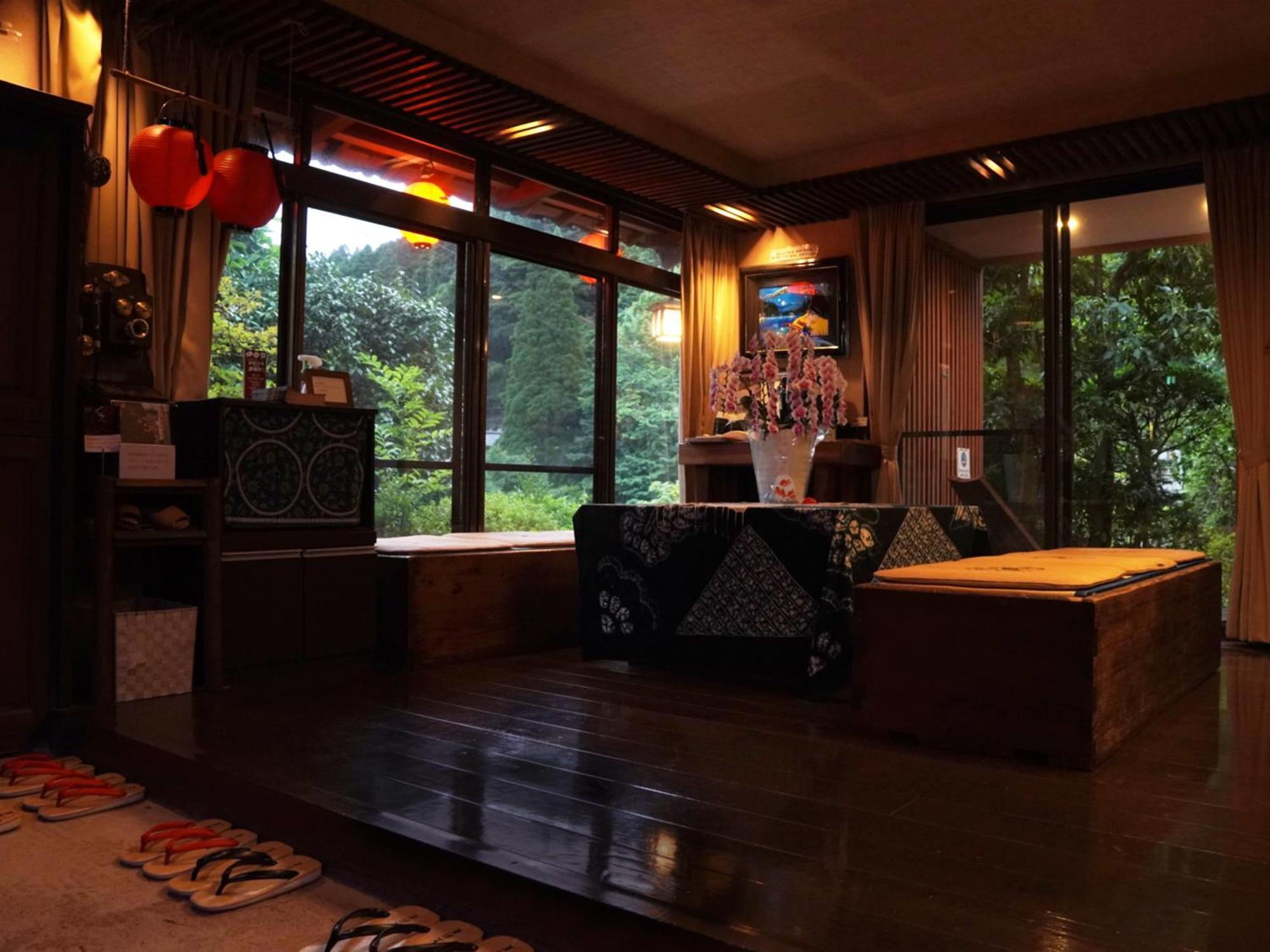 Yunohira Kamiyanagiya Hotel Yufu Bagian luar foto