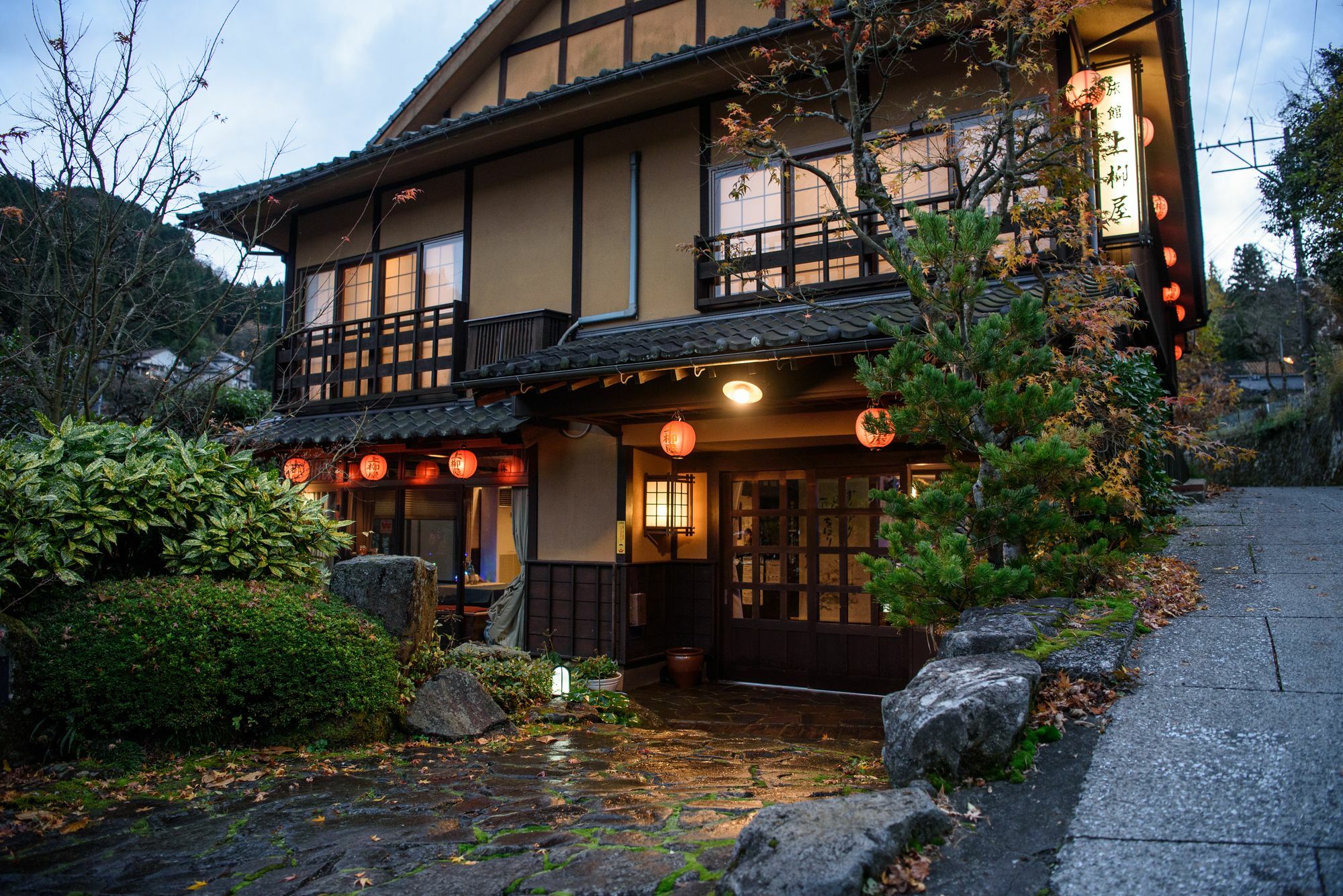 Yunohira Kamiyanagiya Hotel Yufu Bagian luar foto